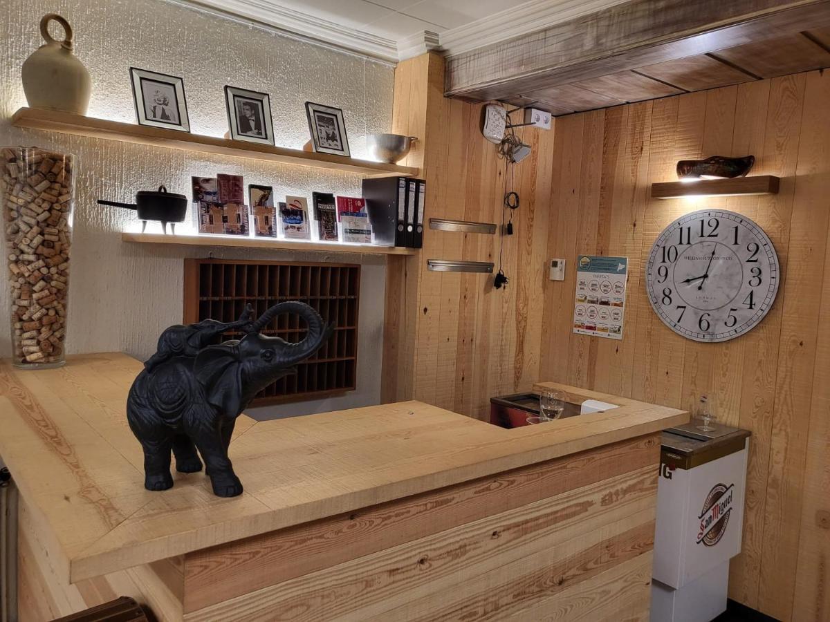 Hostal Torras Сант Хилари Сакалм Екстериор снимка