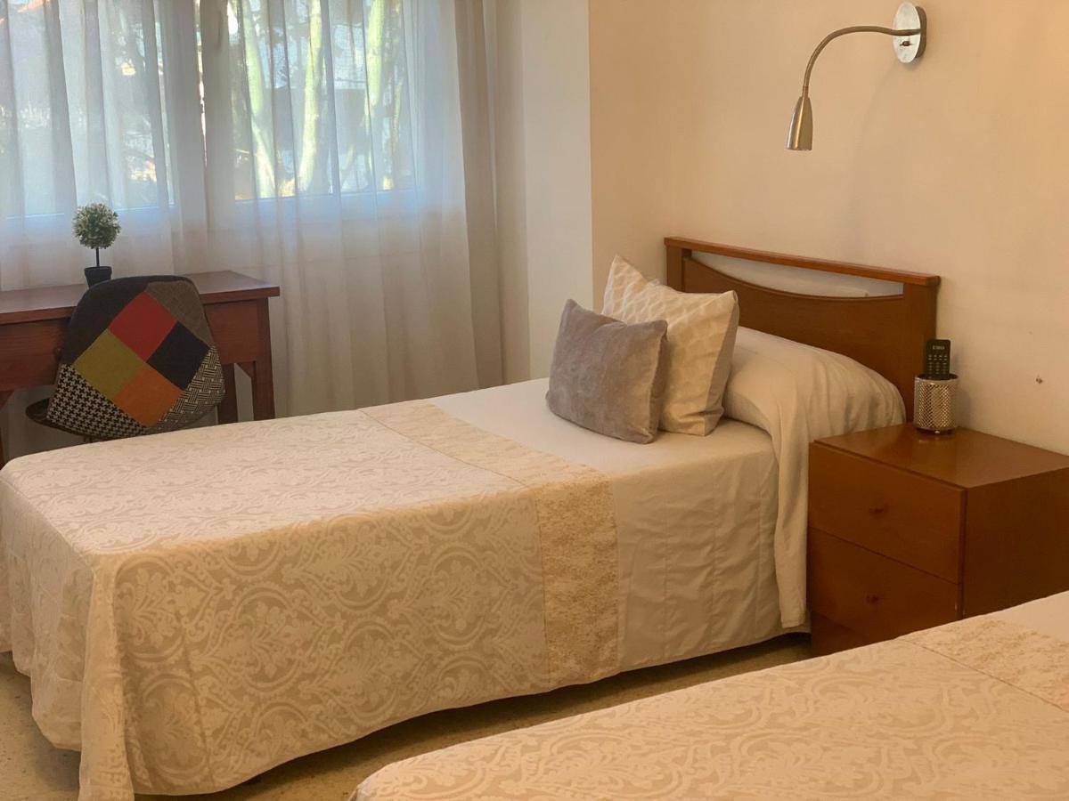 Hostal Torras Сант Хилари Сакалм Екстериор снимка